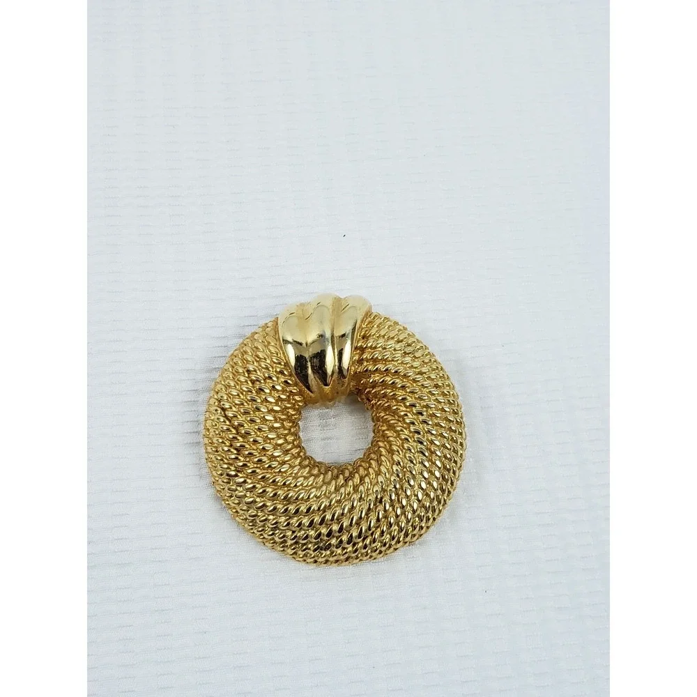Assorted Yellow Gold Tone Fashion Brooches Jewerly Animal Christmas Tree Bird